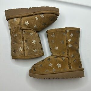 UGG little girls Brown Star Pattern Shearling Boot